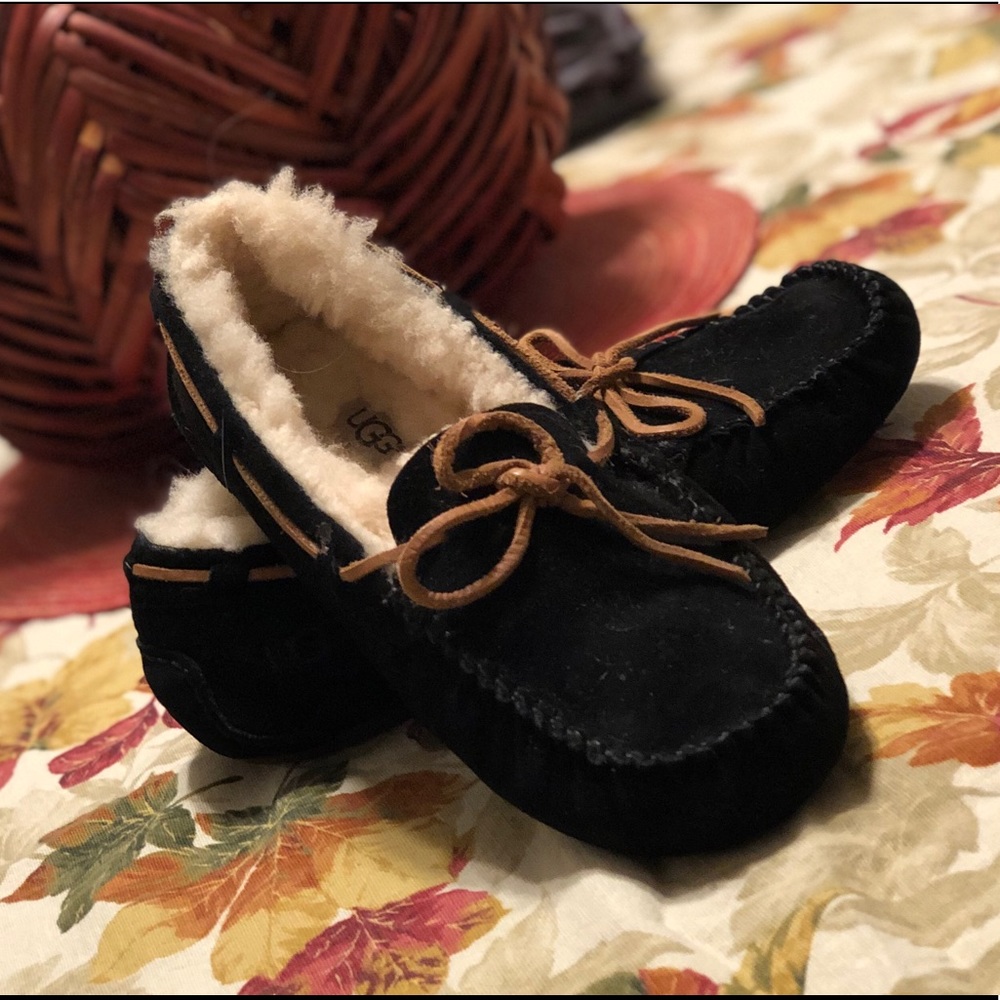 Ugg slippers-so warm and comfy!! original box also